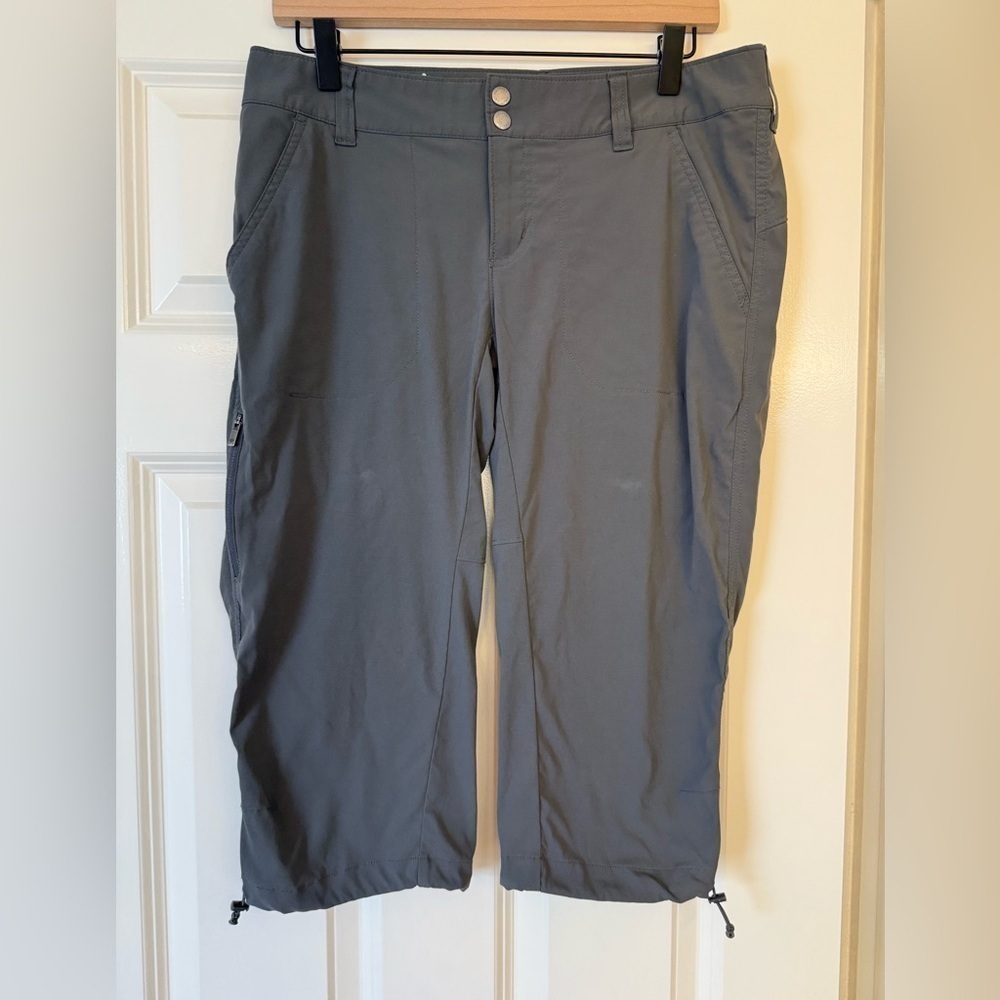 Columbia Omni Shield Outdoor Athletic Gray Crop Pant Women’s Size 10